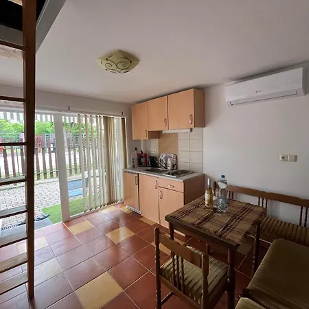 Viola Kishaz Holiday home
